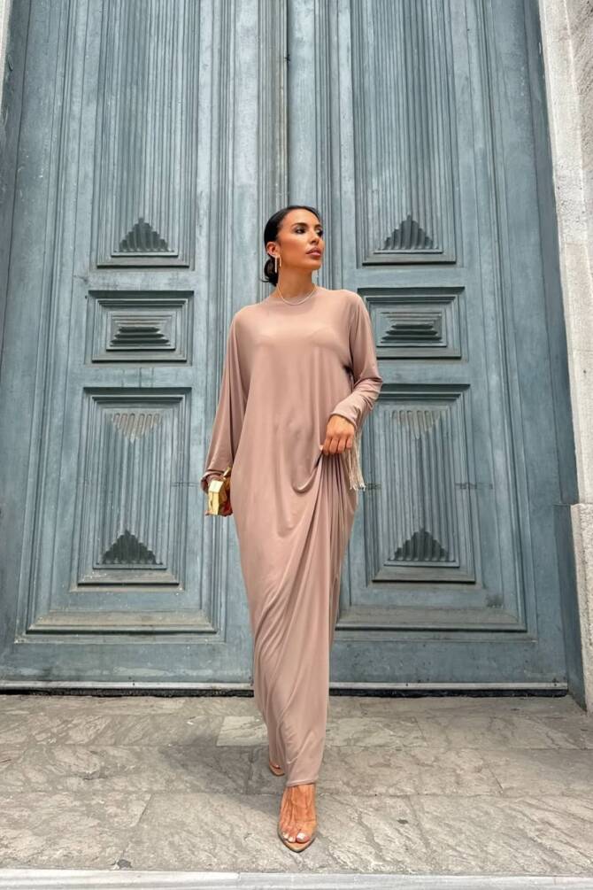  Püsküllü Minimal Abaya Elbise | Zarif Tesettür Şıklığı - 1