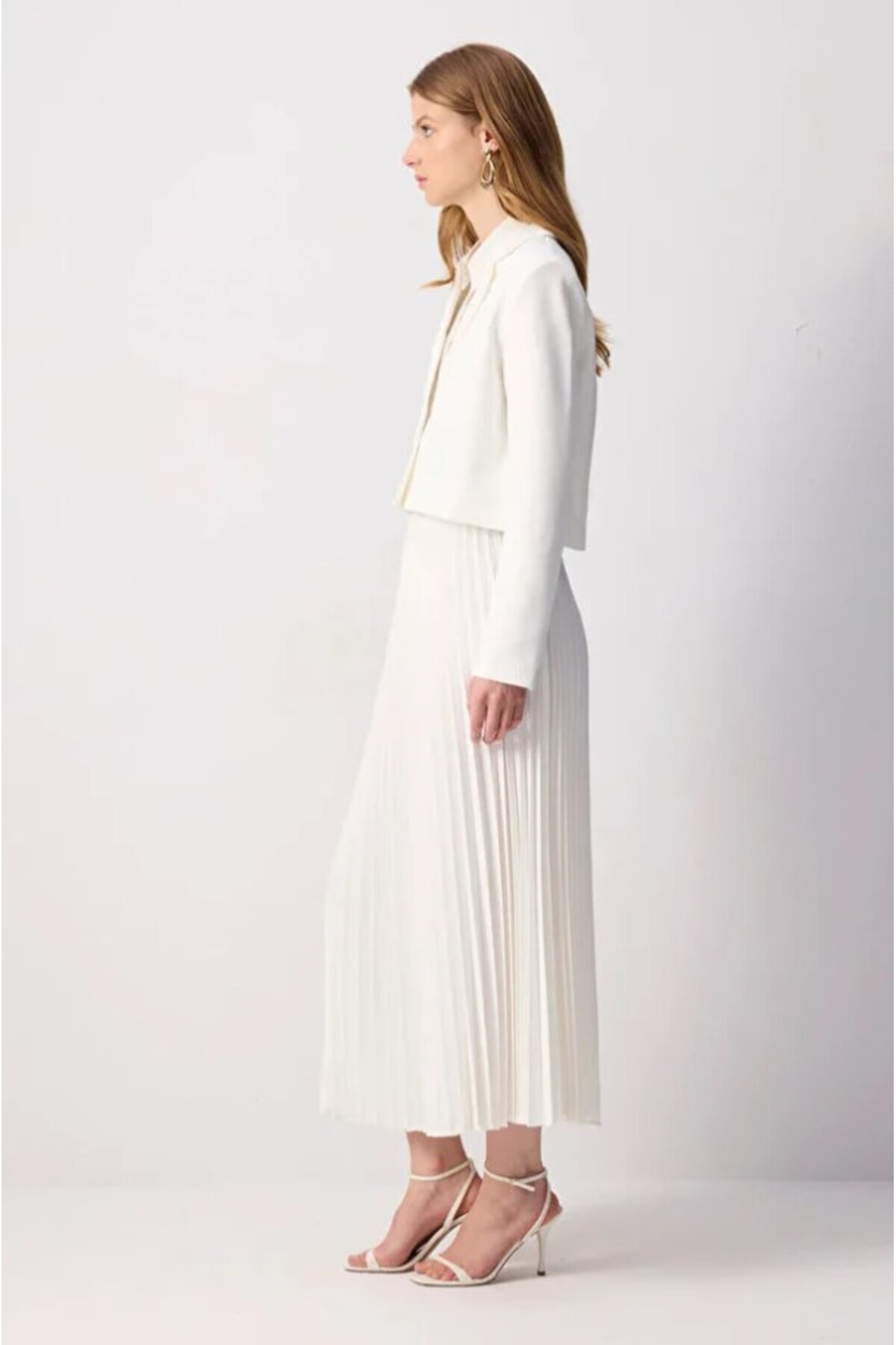 Zarif ve Şık Tesettür Takım - Pliseli Etek & Kısa Ceket Kombini - 5