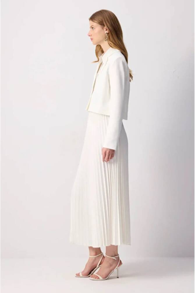 Zarif ve Şık Tesettür Takım - Pliseli Etek & Kısa Ceket Kombini - 5