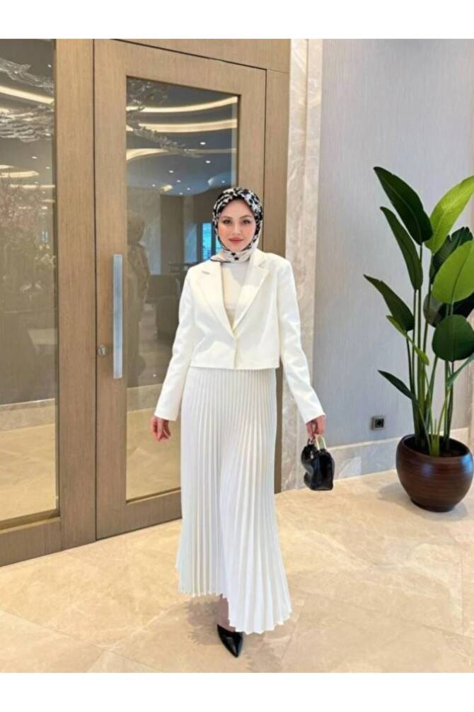 Zarif ve Şık Tesettür Takım - Pliseli Etek & Kısa Ceket Kombini - 6