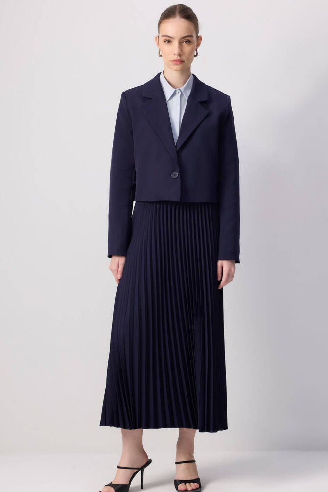 Zarif ve Şık Tesettür Takım - Pliseli Etek & Kısa Ceket Kombini - 9