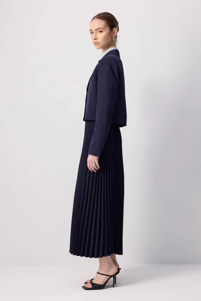 Zarif ve Şık Tesettür Takım - Pliseli Etek & Kısa Ceket Kombini - 11