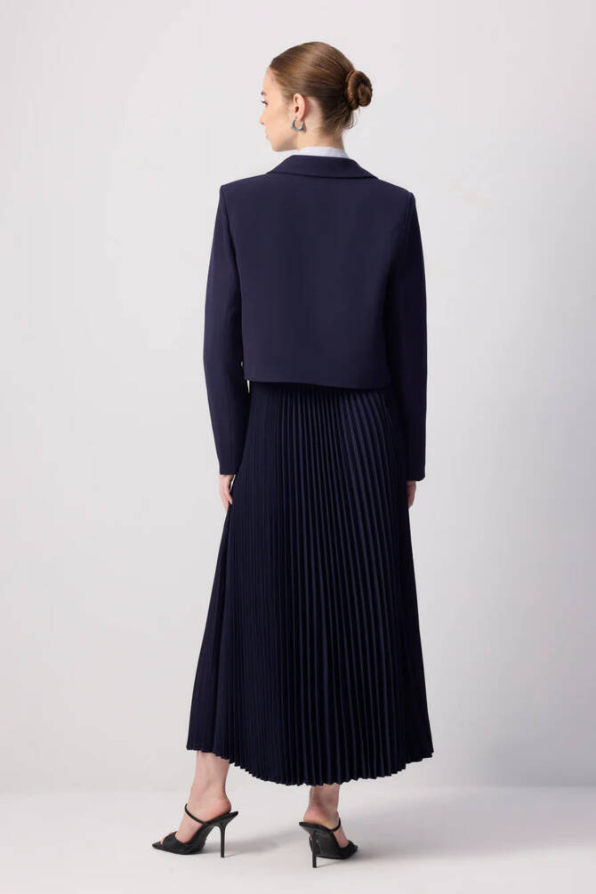 Zarif ve Şık Tesettür Takım - Pliseli Etek & Kısa Ceket Kombini - 12