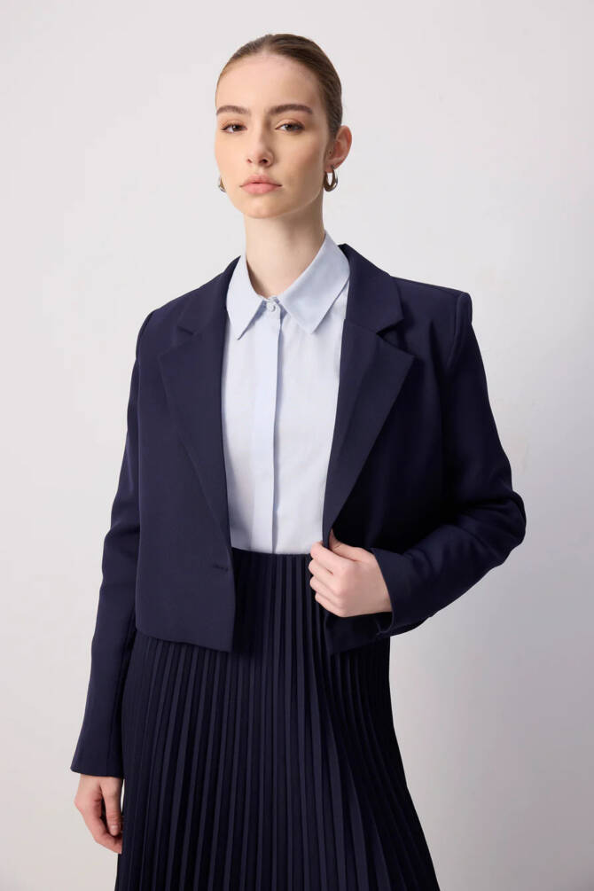 Zarif ve Şık Tesettür Takım - Pliseli Etek & Kısa Ceket Kombini - 8